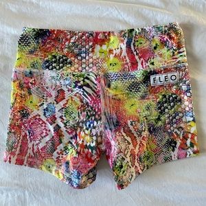 Fleo Power High Rise Shorts Medium Rainbow Animal